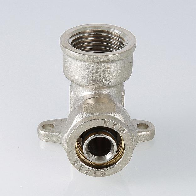 Обжимной фитинг-угольник с креплением и переходом на внутреннюю резьбу опт фото 3