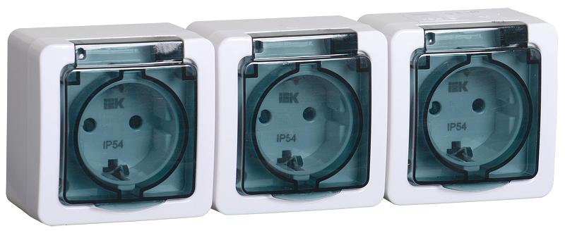 Розетка силовая (3розет.) IEK Гермес PLUS (ERMP32-K03-16-54-EC) откр. зазем. крыш. IP54 дымчатый (упак.:1шт) фото 1