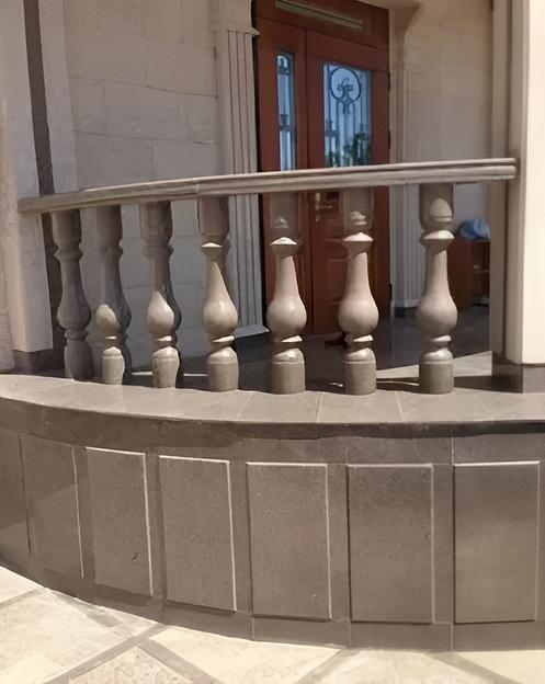 Балясина (перила) из гранита, под заказ фото 1