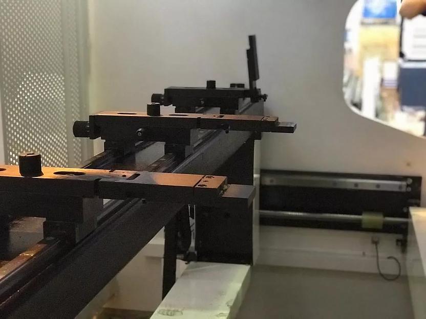 Пресс листогибочный гидравлический c ЧПУ SMD PBA 50-1300 фото 4