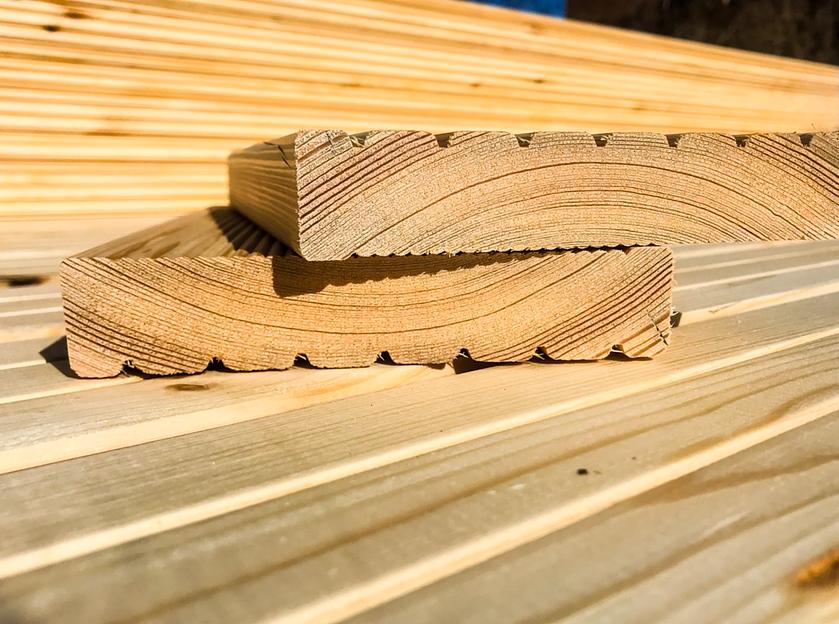 Террасная доска из сибирской лиственницы фото 1