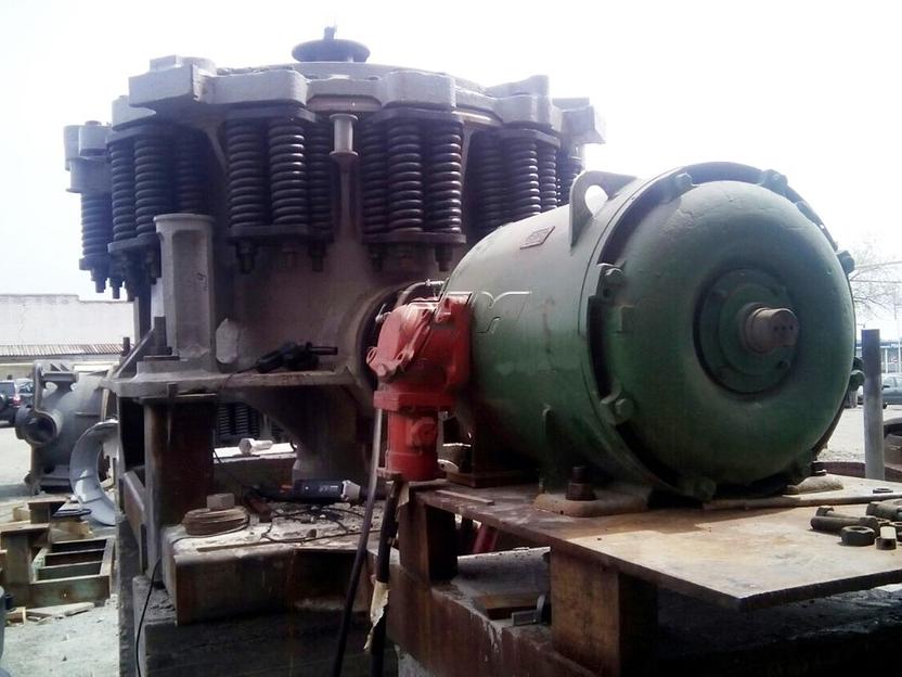 Конусная дробилка КМД 1200 фото 1