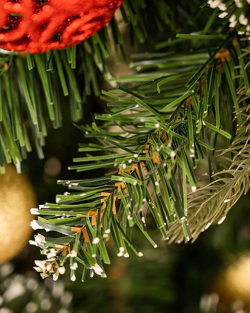 Ель комбинированная с ягодами, шишками и инеем «Элегия» опт фото 3