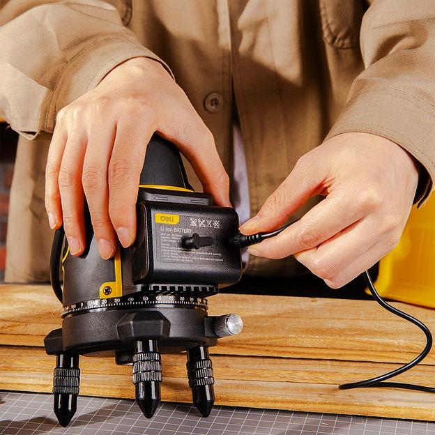 Измерительный и разметочный инструмент Deli Лазерный уровень Deli DL332303 3 луча(зеленый цвет), точность +/-1,5мм/7м, угол самовыравнивания 3°, 1АКБ 3 А*ч+ЗУ, время работы до 6 часов, кейс фото 5