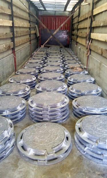 Люк чугунный тяжелого типа, с запорным устройством (40т) 120 кг опт фото 1