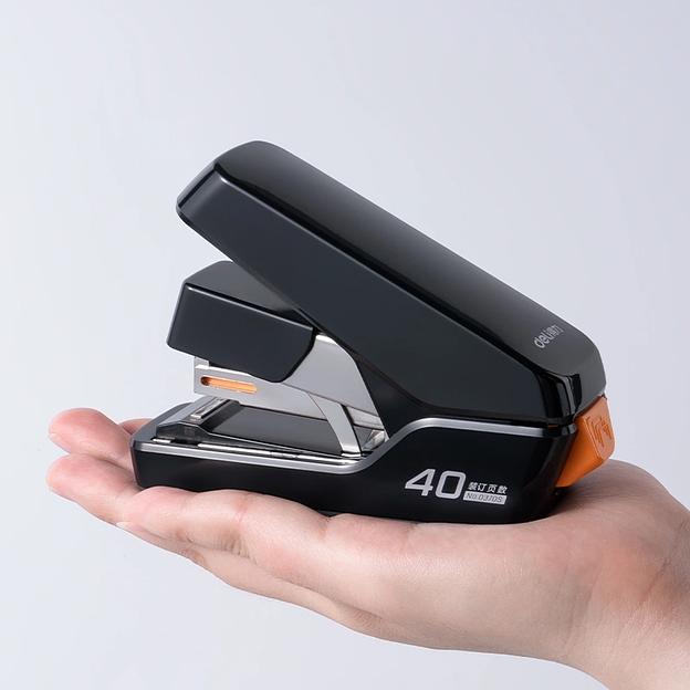 Степлер настольный Deli 0370SBLACK Exceed 24/6 26/6 (40листов) снижение усилия черный 100скоб коробка фото 3