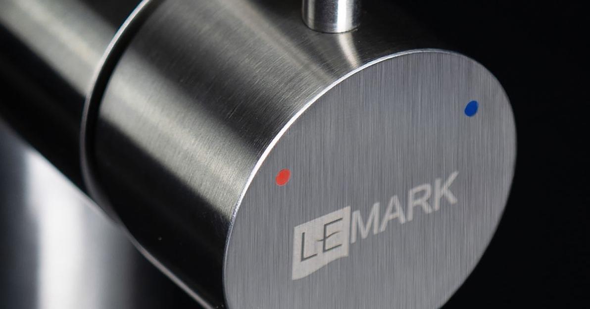 Смеситель Lemark Expert LM5082S-Red для кухни с гибким изливом фото 3