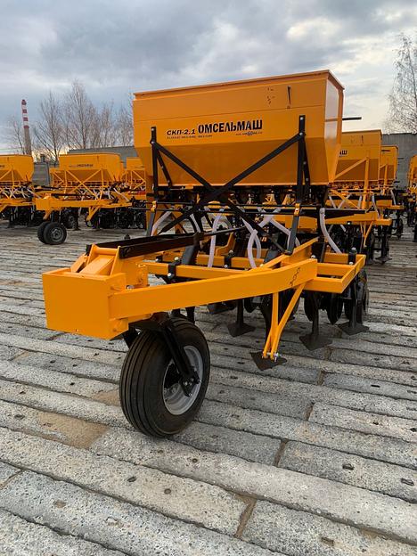 Сеялка-культиватор зернотуковая СКП-2,1 «Омичка» фото 2