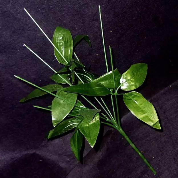 Подбукетник 7 голов и 7 листов для лилии 47см 005-021 228-021 фото 1