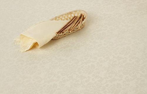 Скатерть 145*200 см. молоко мелкий цветок /3/ фото 1