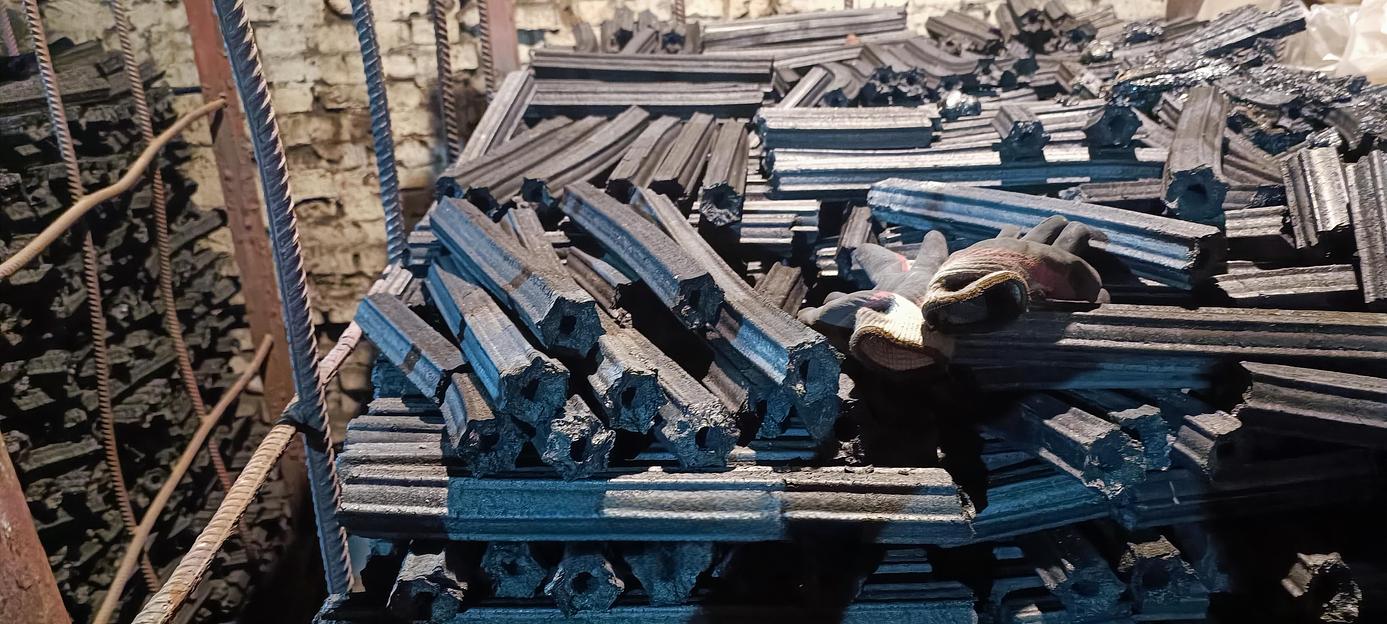 Уголь древесный хвойных и лиственных пород из брикетов Pini &Kay, опт фото 1