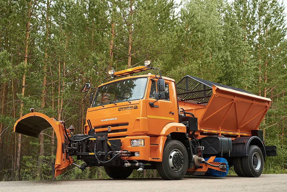 Комбинированная дорожная машина на шасси Камаз-53605 фото 3
