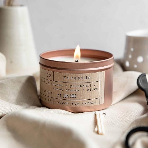 Свеча из кокосового воска в розовой металлической банке Razzo room 180 мл фото 1