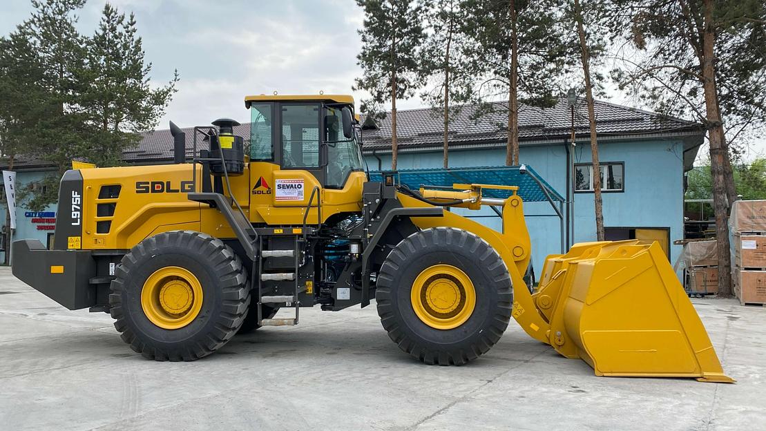 Фронтальный погрузчик L975F фото 8