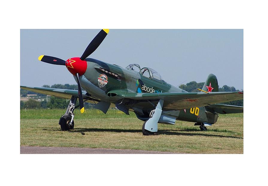 Макет самолета-истребителя Як-9 фото 1