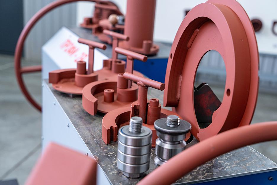 Кузнечный станок «ПРОФИ-2Р» - с механическим (ручным) приводом через редуктор предназначены для «холодной и горячей» ковки фото 3