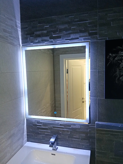 Изготовление зеркала с парящей подсветкой, сенсором и диммером 700х1000 мм фото 5