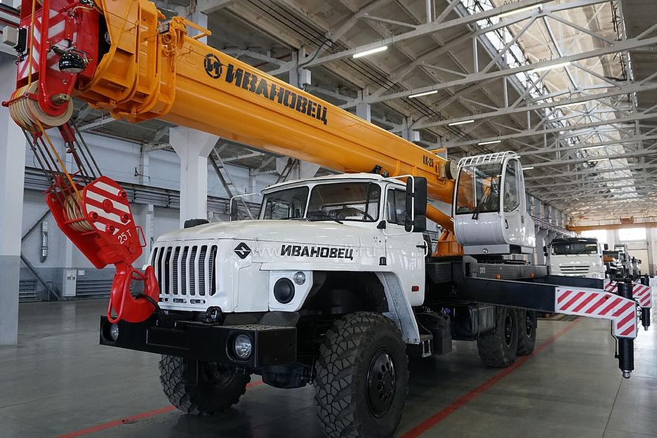 Автомобильный кран Ивановец КС-45717-1Р г/п 25 т фото 1