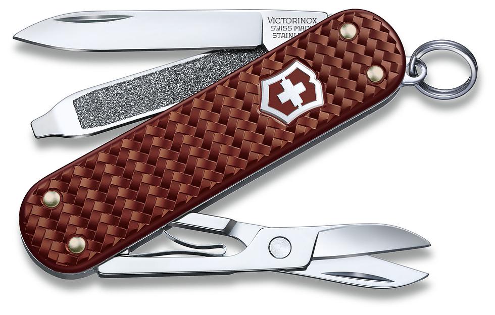 Нож перочинный Victorinox Classic Precious Alox (0.6221.4011G) 58мм 5функц. коричневый подар.коробка фото 1