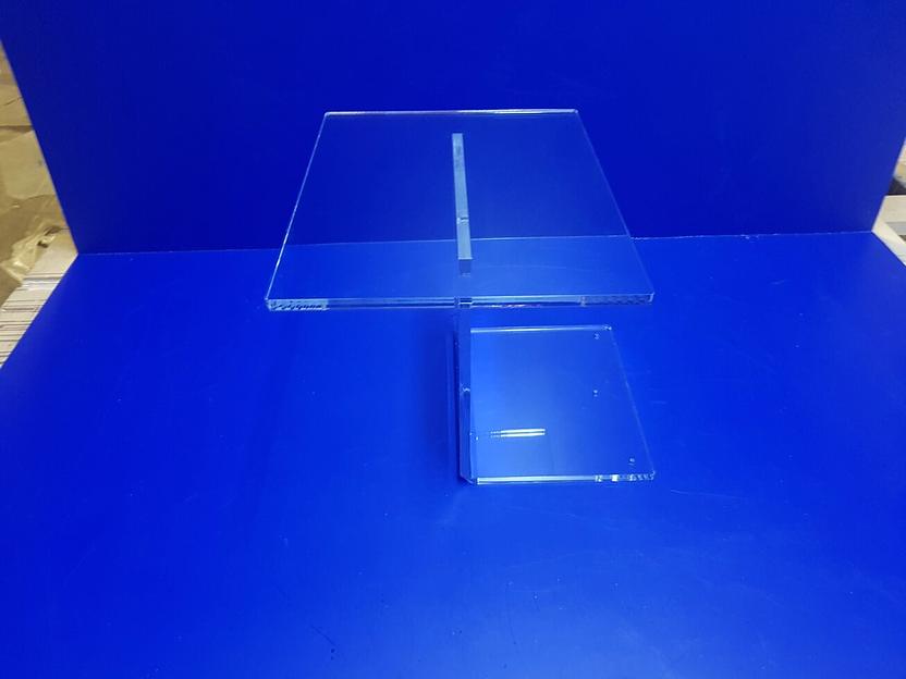 Столик из оргстекла для планшета или ноут бука. фото 1