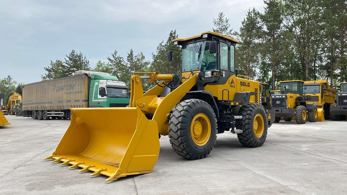 Фронтальный погрузчик LG933L фото 3