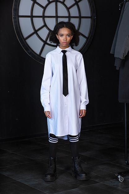 Белое платье-рубашка с галстуком на девочку ОПТ фото 1