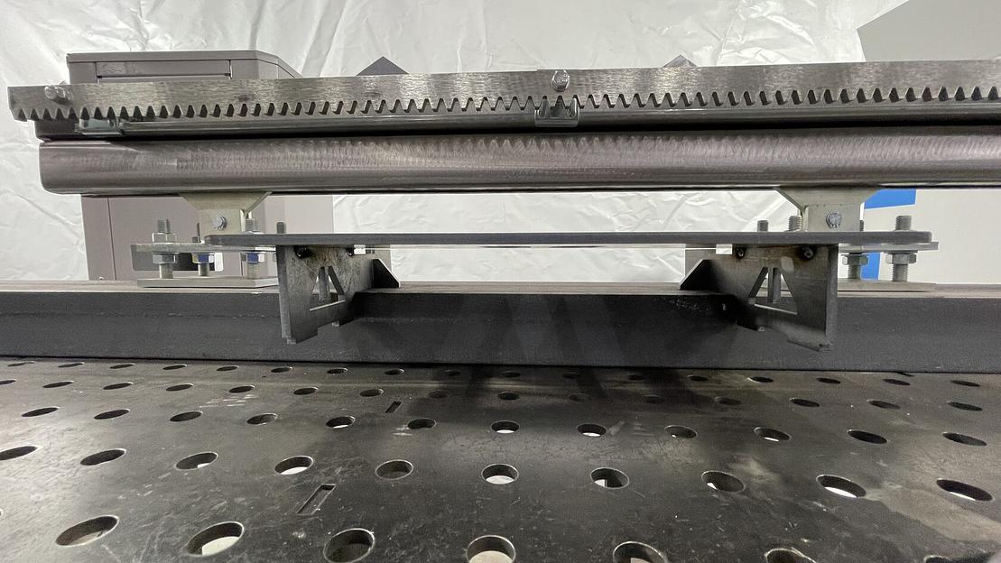 Универсальное монтажное основание для электропривода откатных ворот ОПТ фото 4