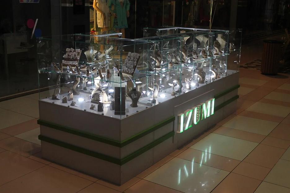 Изготовление витрины островок на заказ фото 4