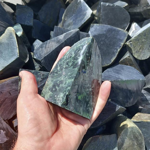 Премиум камни для бани и сауны Нефрит пиленый 40-80 мм фото 2