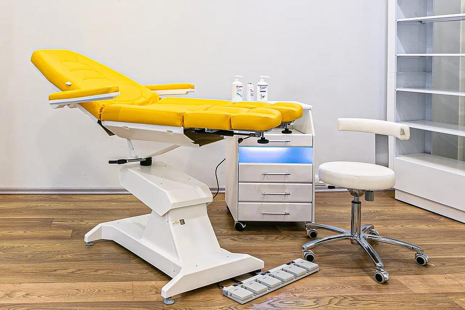 Кресло процедурное «ФП-3» с газлифтами на подножках, педаль управления, 3 электропривода фото 6