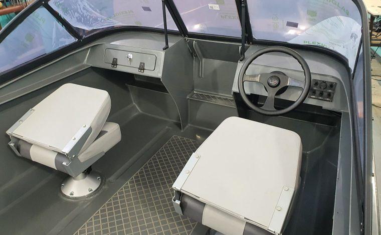 Моторная лодка SWIMMER 490 фото 2