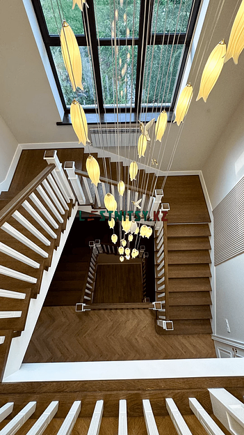 Лестница на металлическом каркасе трехмаршевая под заказ фото 2