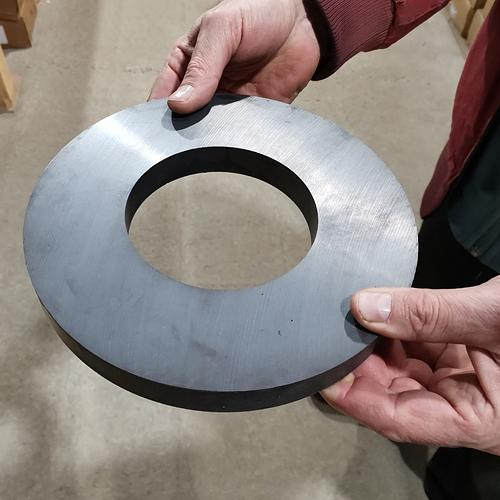 Ферритовый магнит в форме кольца 220x110x22 мм фото 4