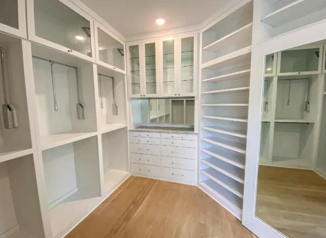 Мебель для гардеробной комнаты под заказ фото 1