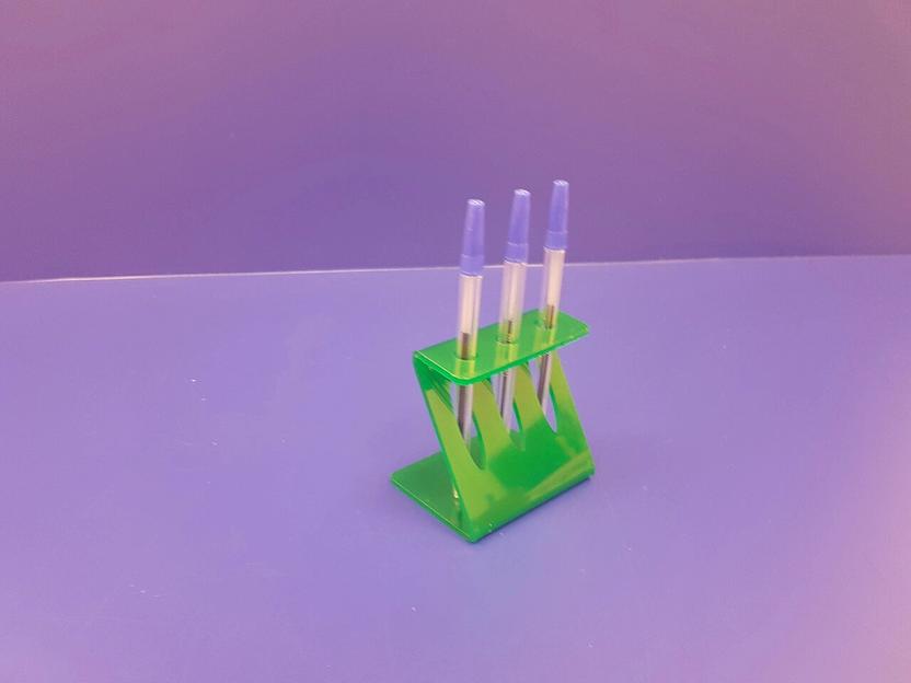 Подставка для ручек карандашей кистей 3 секции ( Z-образные, цвет зеленый) фото 1