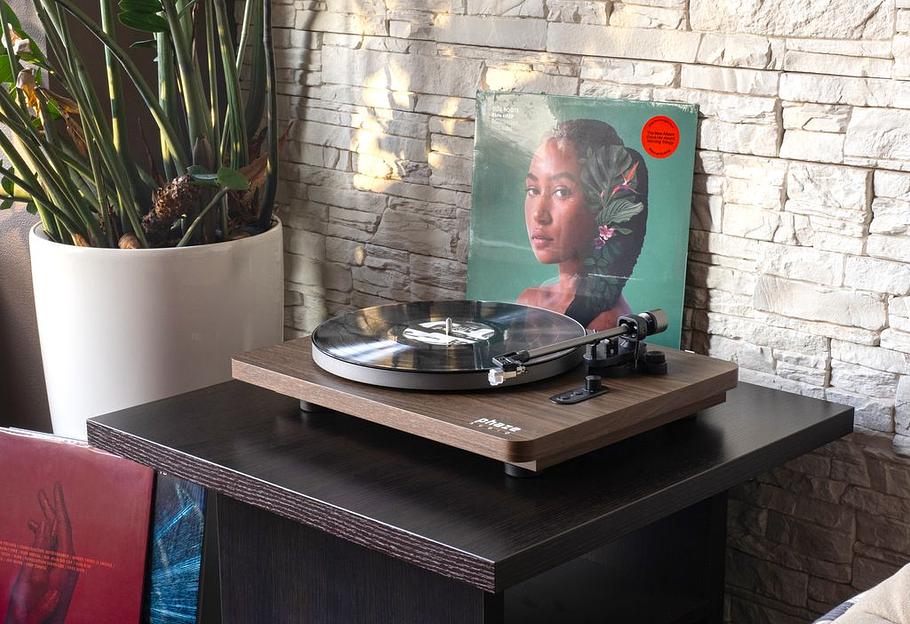 Проигрыватель виниловых дисков Phaze Audio Diana Цвет: Орех [Walnut] фото 4