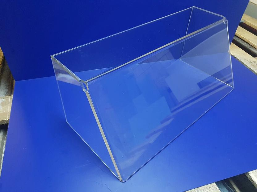 Витрина из оргстекла на стол. фото 1