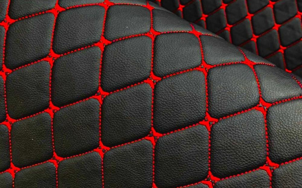 Экокожа трипл 10 мм, ромб, чёрный, нить красная опт фото 1