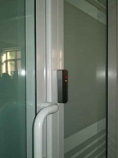 Перегородки с системой доступ контроля, (доводчики, выключатели, розетки) ОПТ фото 3