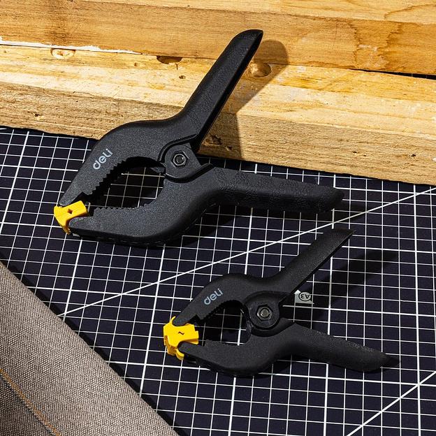 Струбцина-зажим пружинная Deli DL110006 длина 150мм, макс.диаметр зажима 50мм, макс.усилие зажима 140N фото 6