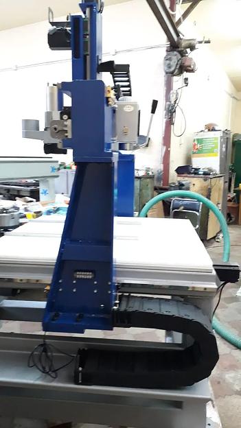 Пятиосевой станок с ЧПУ управлением фото 2