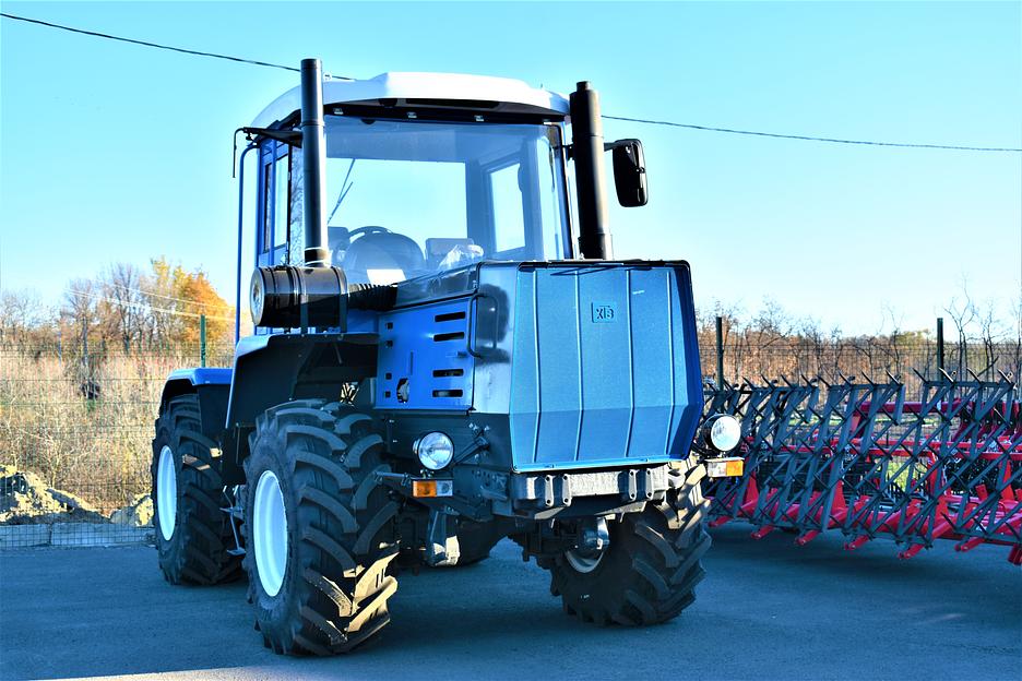 Трактор Т-150К (ХТЗ) с двигателем ЯМЗ-236 фото 1