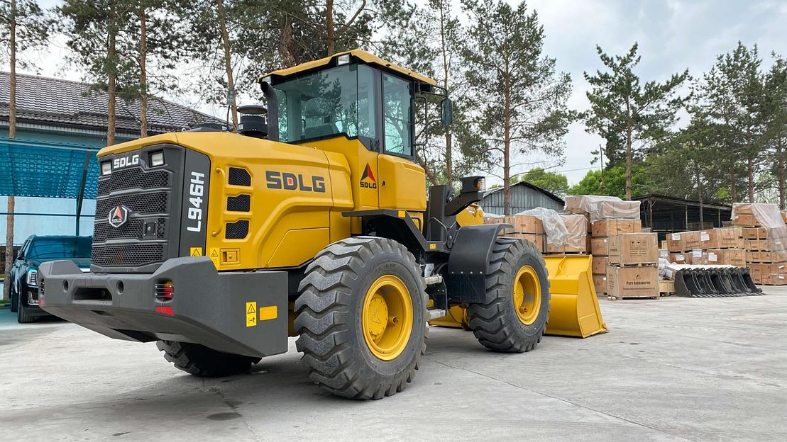 Фронтальный погрузчик 946H фото 6