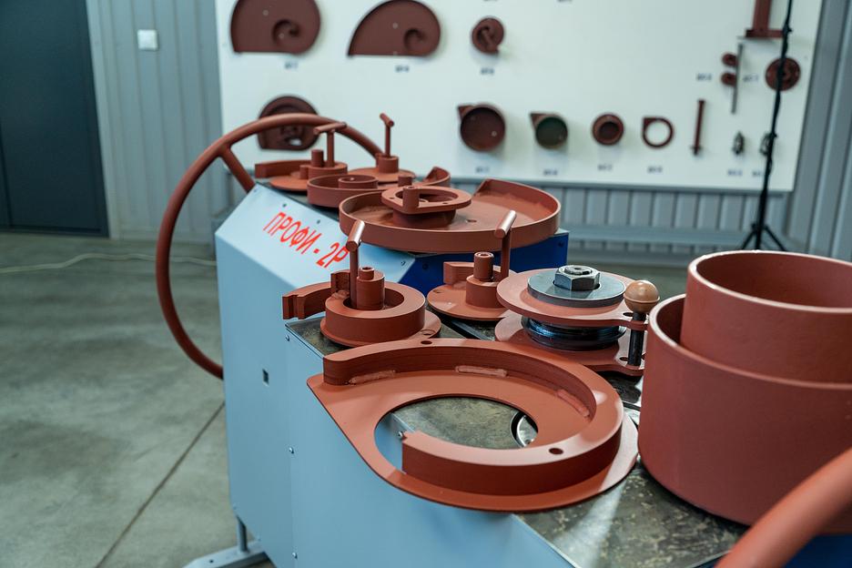 Кузнечный станок «ПРОФИ-2Р» - с механическим (ручным) приводом через редуктор предназначены для «холодной и горячей» ковки фото 2