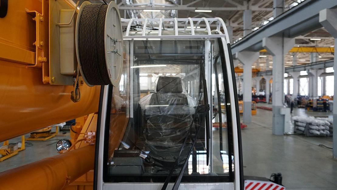 Автомобильный кран Ивановец КС-45717-1Р г/п 25 т фото 9