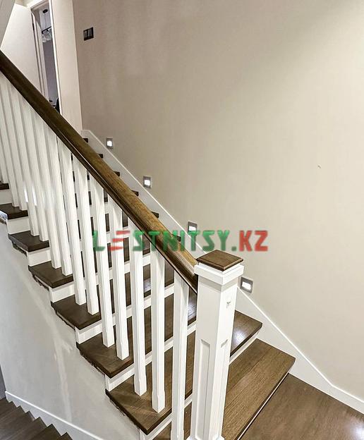 Лестница П-образная на бетонном основании под заказ фото 2