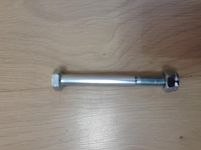 Запасные части Terex - Болт 3516014M1 и Гайка 1440329X1 фото 1