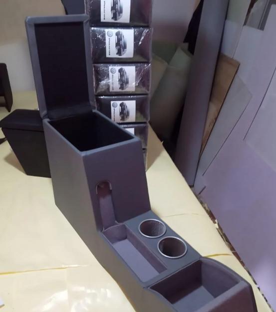 Автомобильный подлокотник для Toyota Ipsum черный ОПТ фото 4