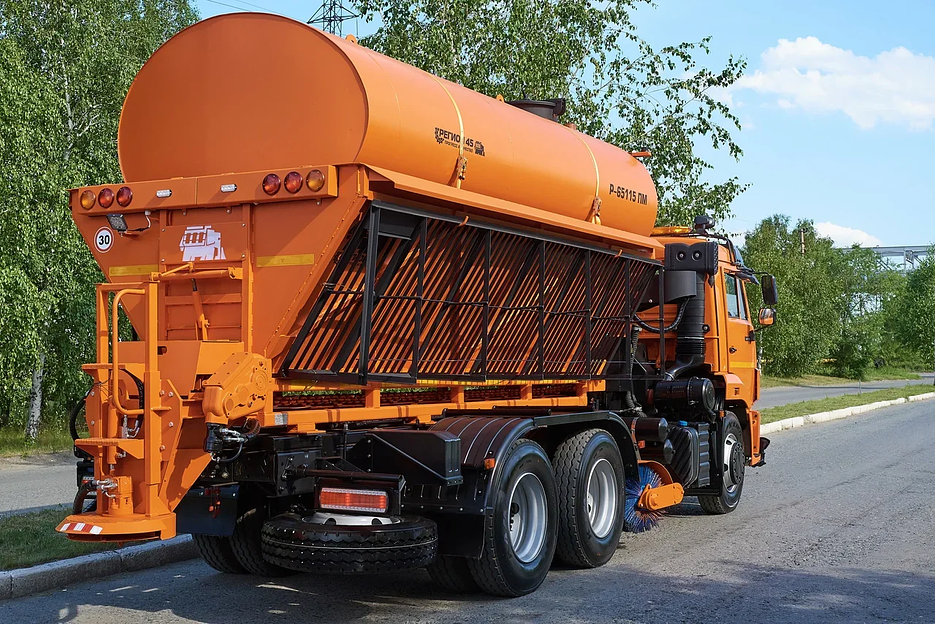 Комбинированная дорожная машина на шасси Камаз-65115 фото 6