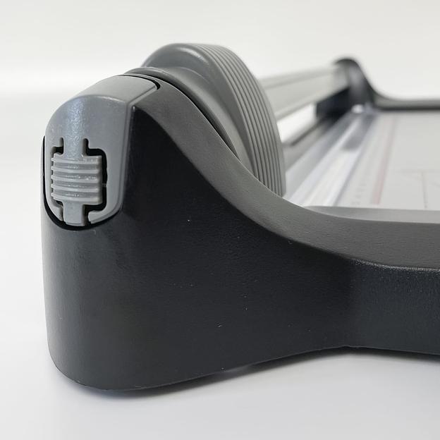 Резак дисковый Heleos РРA4-1 A4/13лист./330мм/ручн.прижим фото 4